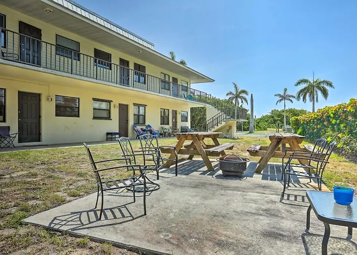 Idyllic Fort Pierce Retreat - Walk To Beach!
