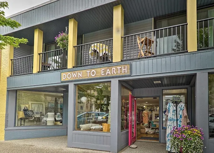 Cute Grand Haven Apartment: Walk Downtown Streets!