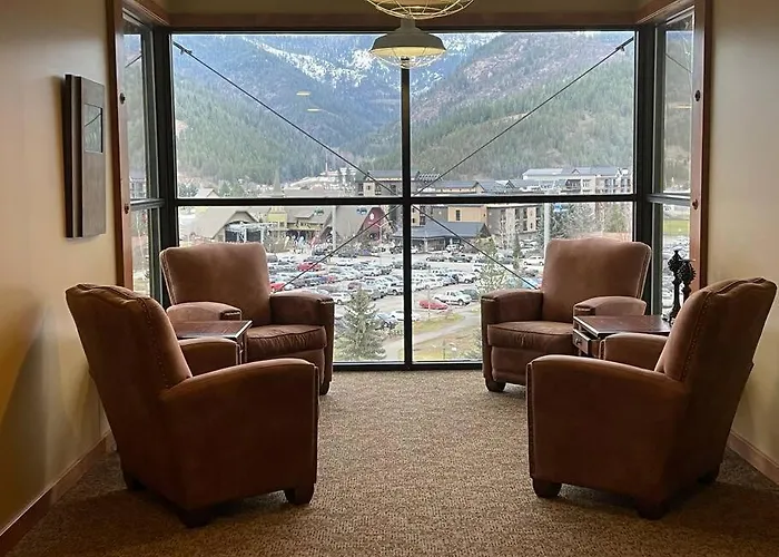 Penthouse Mountain Haven Community Dry Sauna & Steam Room