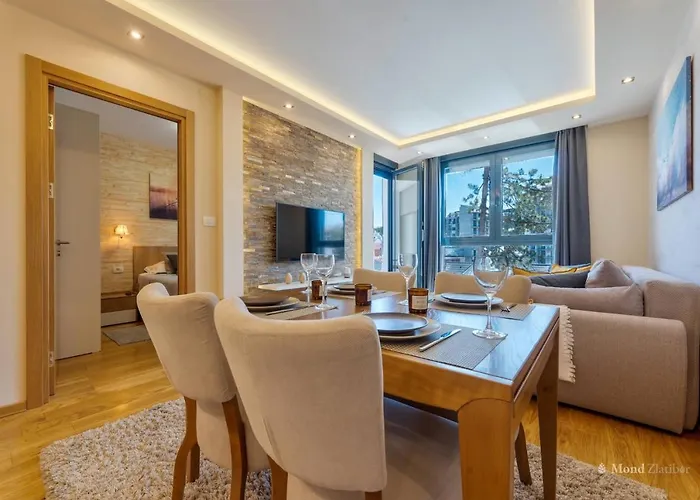Mond Apartman