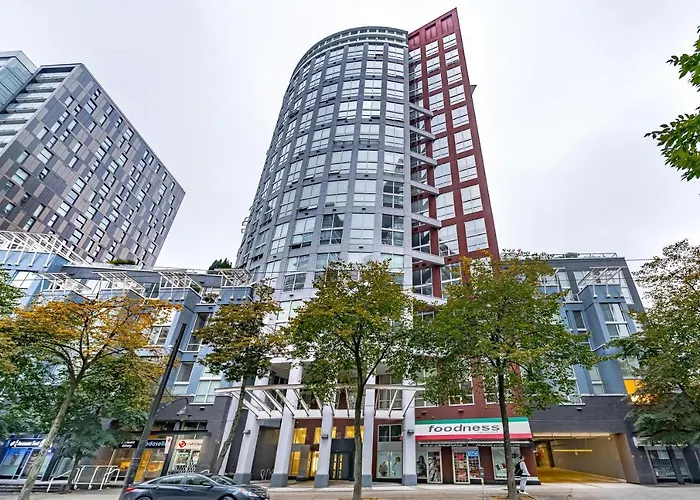Rare Find Loft With Full Kitchen At Heart Of Downtown
