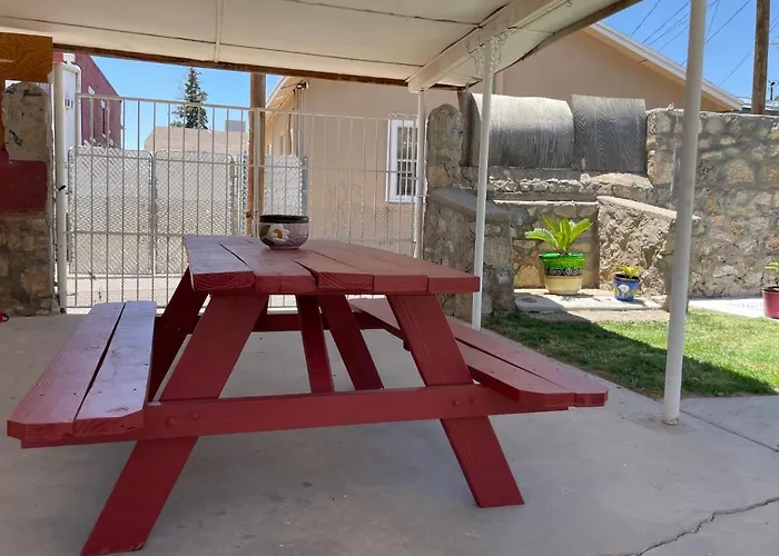 Stylish Basement Studio In Central El Paso - Very Spacious