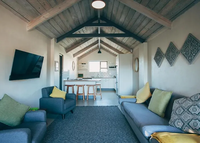 Lakeside Mountain Loft