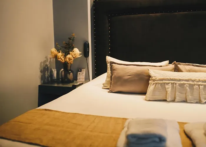 Lg Golden Suites