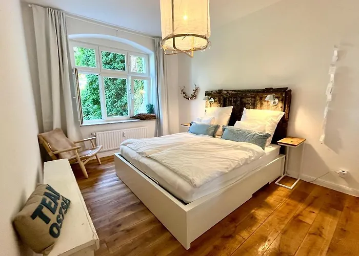 Historischer Burghof - ruhig&zentral - 3 Zimmer mit Balkon