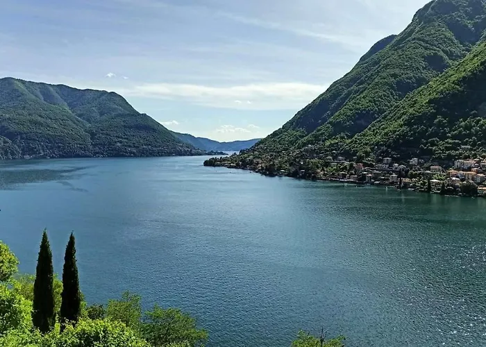 Magnolia Lake Como City Center Free Parking