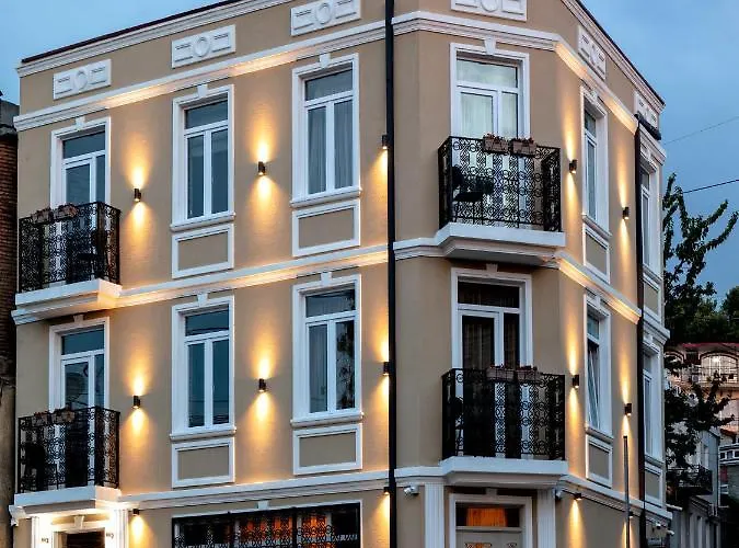 6 Unique Apartments