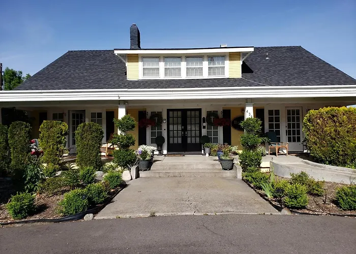 Bayberry Inn B&B And Oregon Wellness Retreat