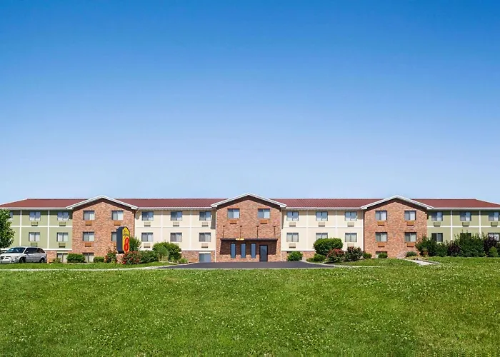 Super 8 By Wyndham Lenexa Overland Park Area/Mall Area