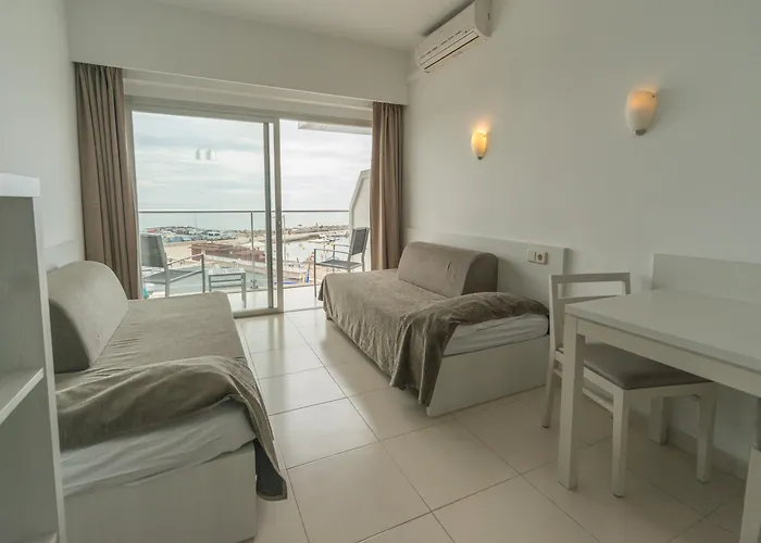 Apartamentos Embat