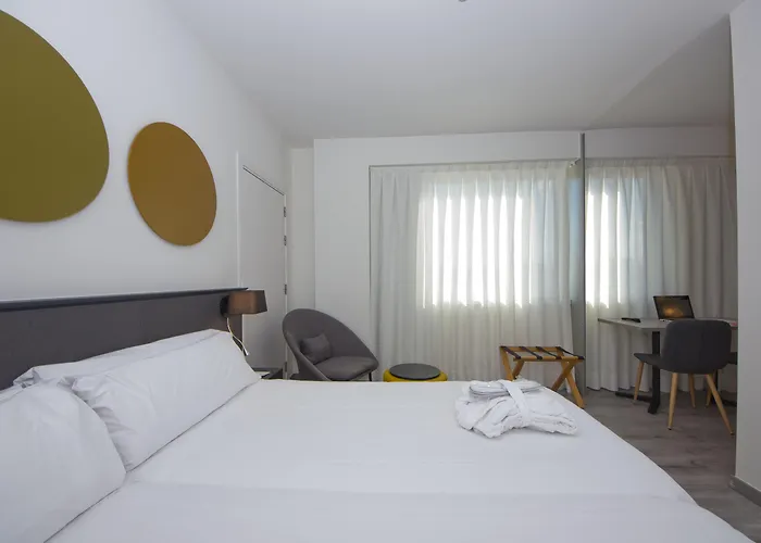 Aparthotel Atenea Valles