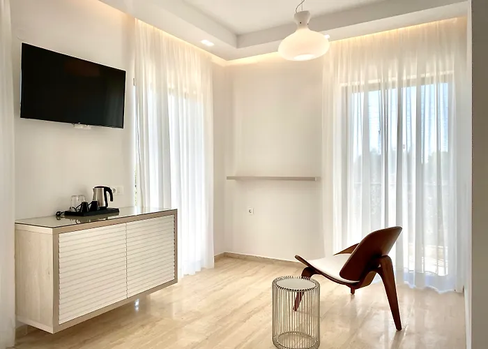 Bruskos Hotel & Suites