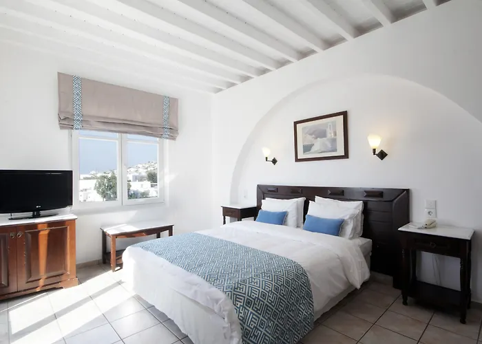 Pelican Bay Hotel