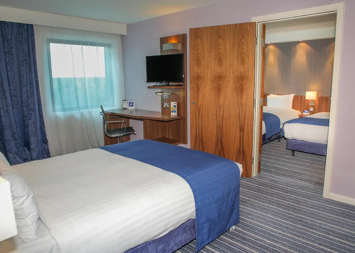 Holiday Inn Express London Heathrow T5 By Ihg