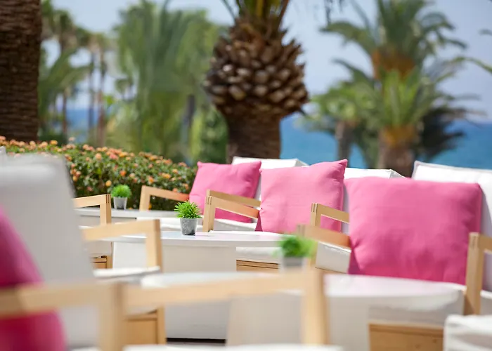 Sandy Beach Hotel&Spa
