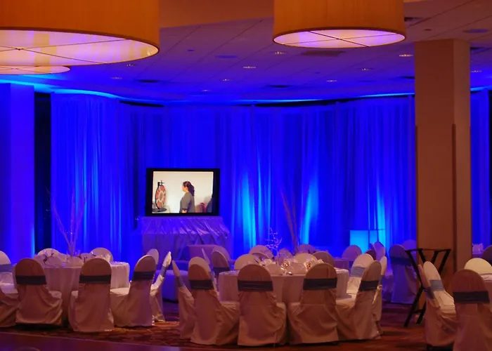 Doubletree By Hilton Hotel And Conference Center Chicago North Shore