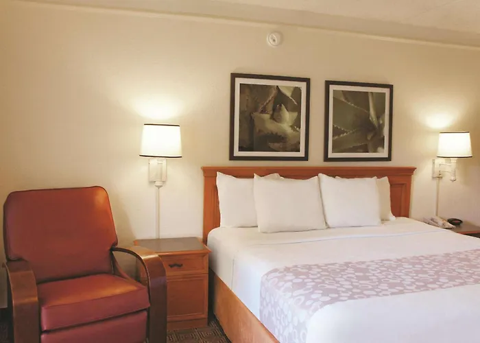 Baymont By Wyndham Houston La Porte
