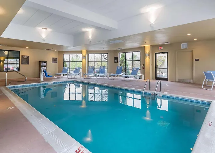 Comfort Inn & Suites Lexington - Hamburg I-75