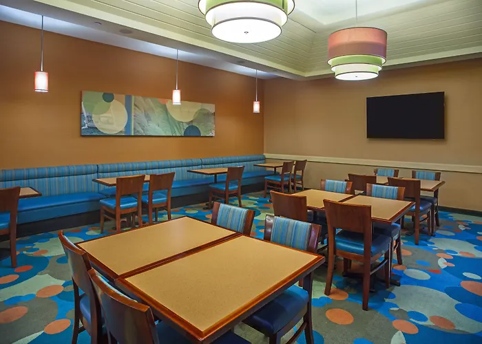 Holiday Inn Express & Suites Va Beach Oceanfront By Ihg