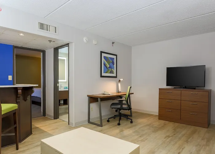Holiday Inn Express Milwaukee - West Medical Center By Ihg