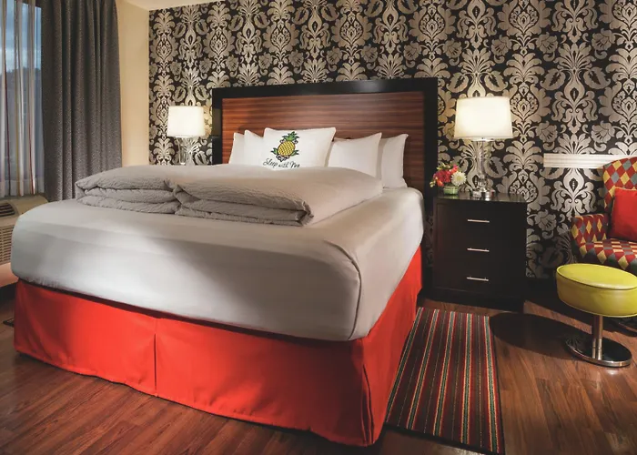 Staypineapple, The Maxwell Hotel, Seattle Center Seattle