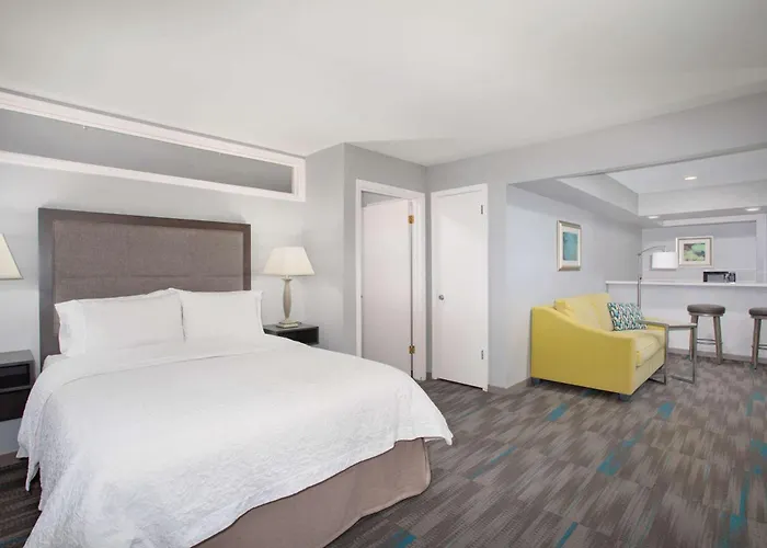 Hampton Inn Monterey