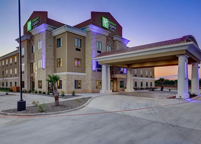 Holiday Inn Express Carrizo Springs