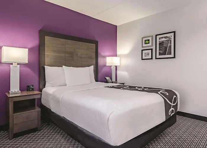 La Quinta By Wyndham Warwick Providence Airport