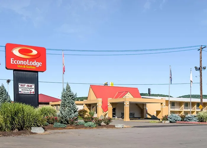 Econo Lodge Inn & Suites