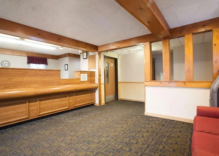 Super 8 By Wyndham Oneonta/Cooperstown