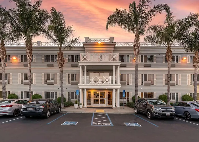 Best Western Luxury Inn