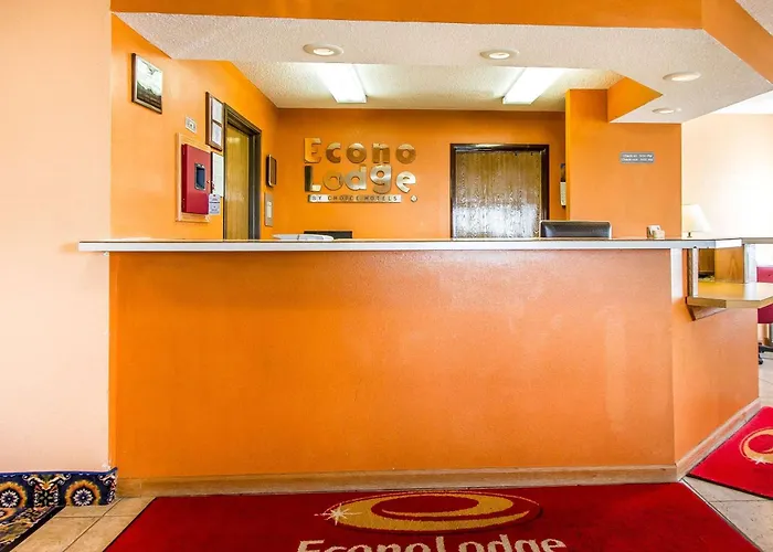 Econo Lodge Inn & Suites Pekin - Peoria Area