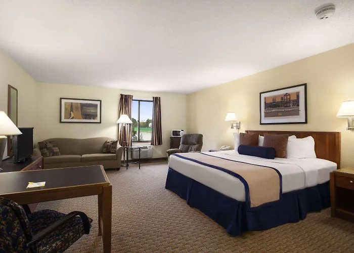 Days Inn By Wyndham Oglesby/ Starved Rock