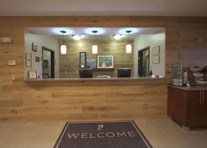 Country Inn & Suites By Radisson, Moline Airport