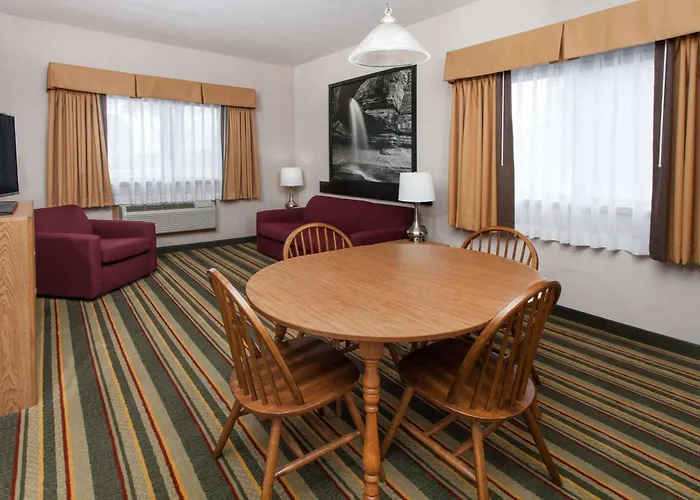 Super 8 By Wyndham Ottawa Starved Rock