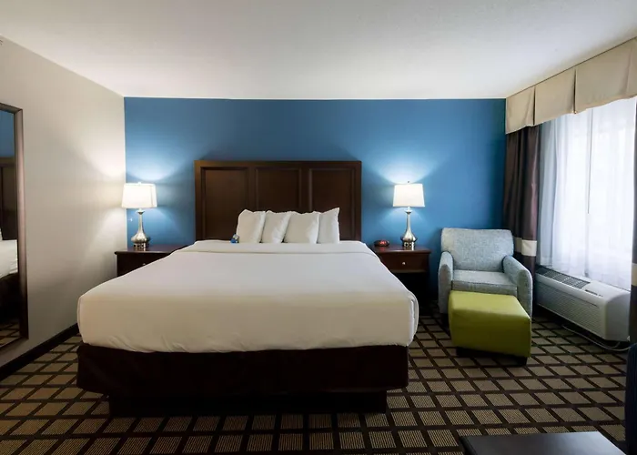 Baymont By Wyndham Detroit Airport/Romulus