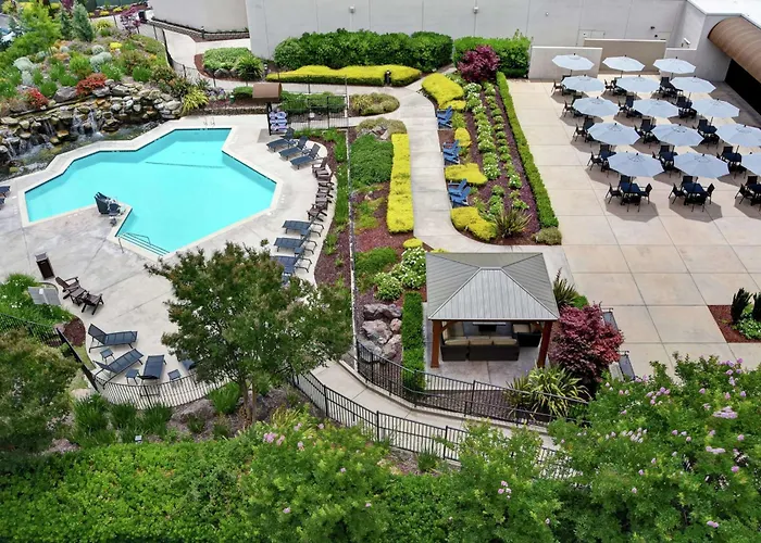 Doubletree By Hilton Pleasanton At The Club