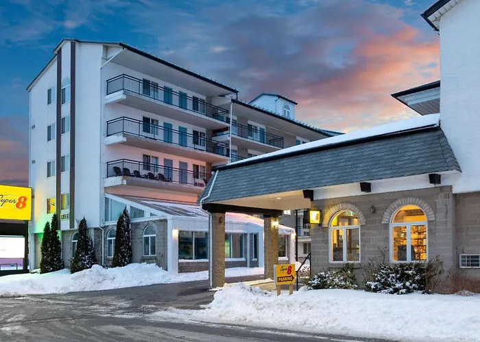 Super 8 By Wyndham Niagara Falls By The Falls