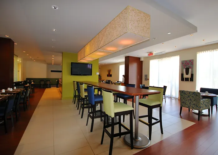 Holiday Inn & Suites Montreal Airport By Ihg