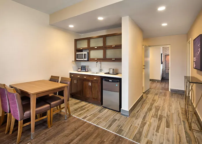 Doubletree By Hilton Halifax Dartmouth