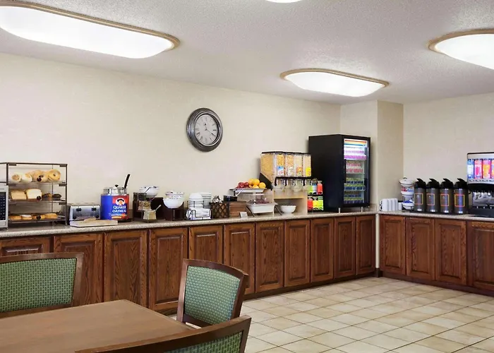 Country Inn & Suites By Radisson Bismarck Waterpark