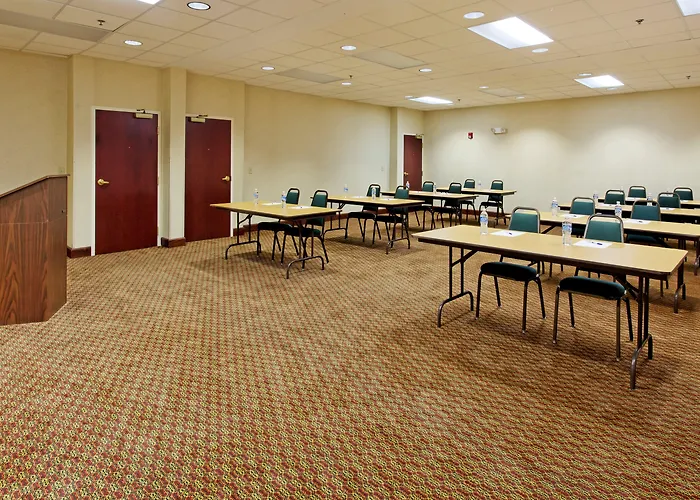 Holiday Inn Express & Suites Sylacauga