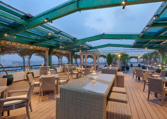 Windsor Plaza Hotel