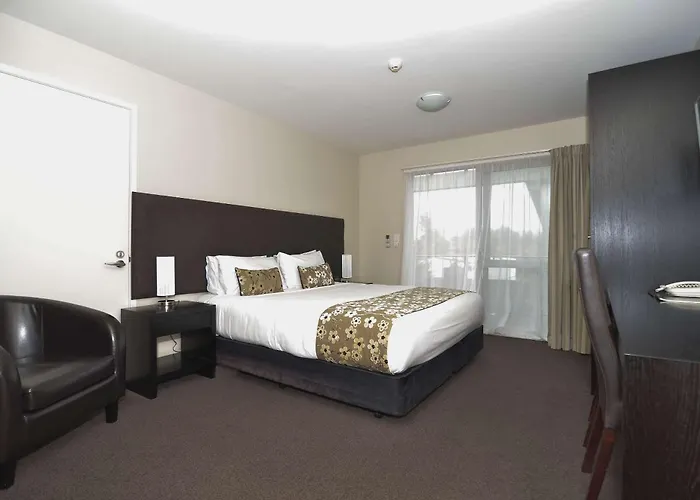 Quality Suites Amore