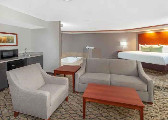 Wyndham Garden Fort Wayne