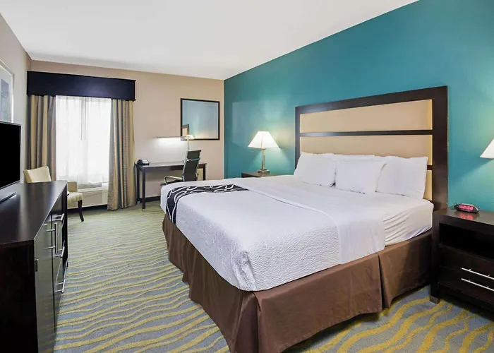 La Quinta Inn & Suites By Wyndham Durant