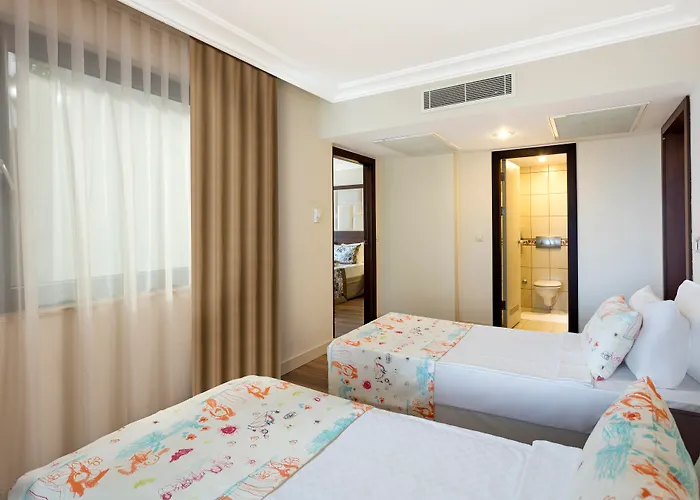 Seven Seas Hotel Life