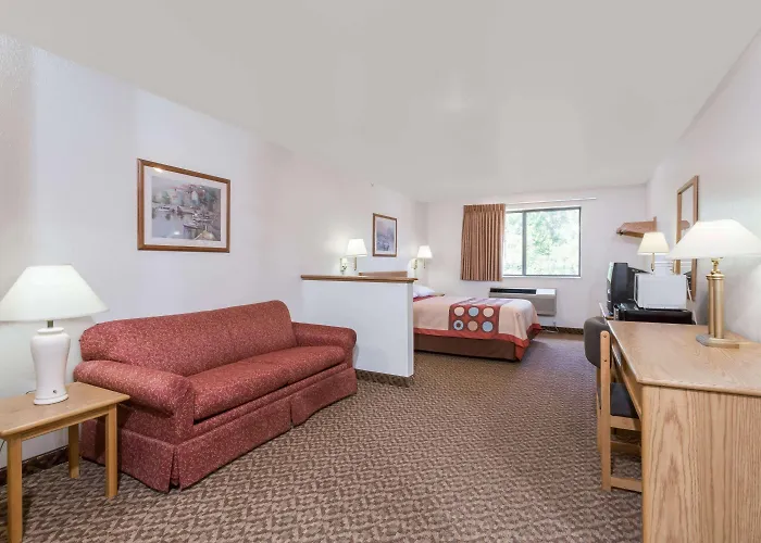 Super 8 By Wyndham Prince Frederick