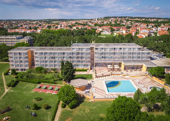 Arena Hotel Holiday