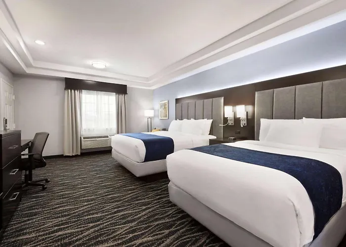 Days Inn & Suites By Wyndham Houston Hobby Airport